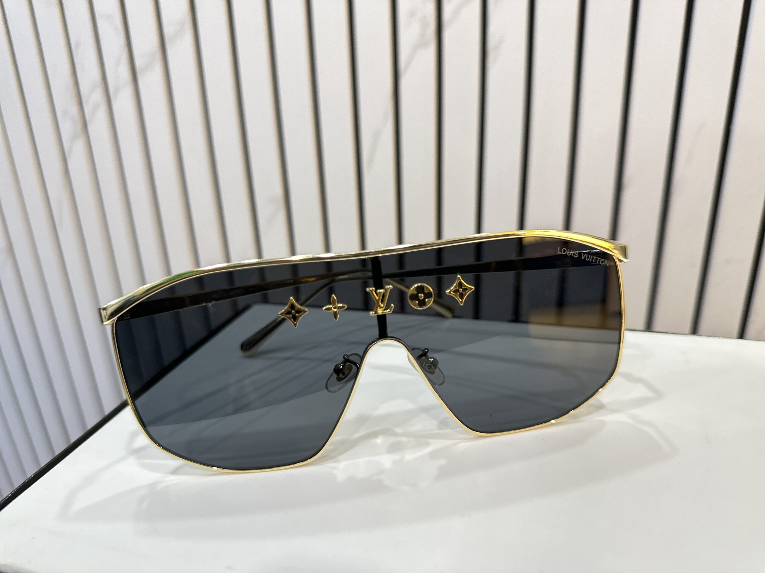 sunglass